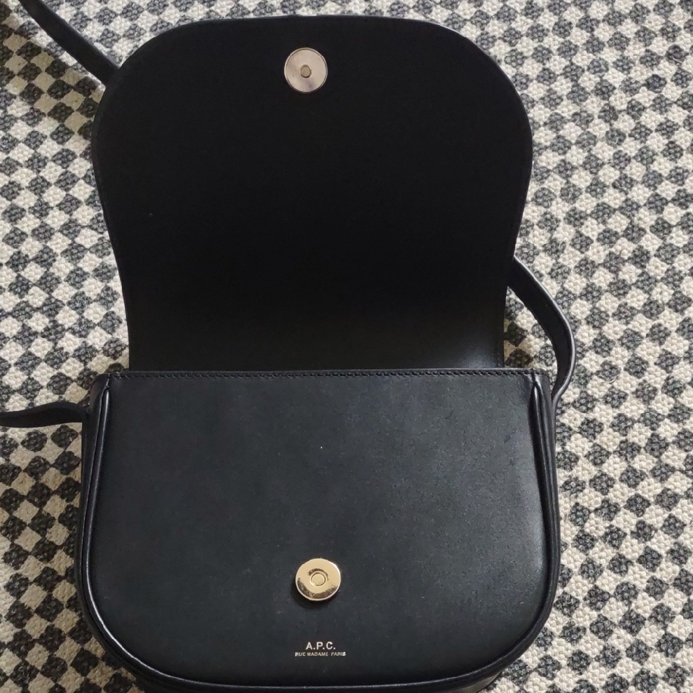 A.P.C. Betty Bag Black Leather Crossbody Bag - Picture 9 of 9